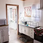 L 11 - Conforto Para Familia A Poucos Passos Do Capivari, Lareira , Wifi E 3 Quartos- By Hostyn