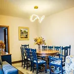 L 11 - Conforto Para Familia A Poucos Passos Do Capivari, Lareira , Wifi E 3 Quartos- By Hostyn