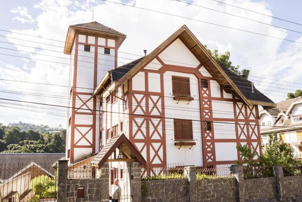 L 11 - Conforto Familia A Poucos Passos Do Capivari, Lareira , Wifi E 3 Quartos- By Hostyn Apartamento
